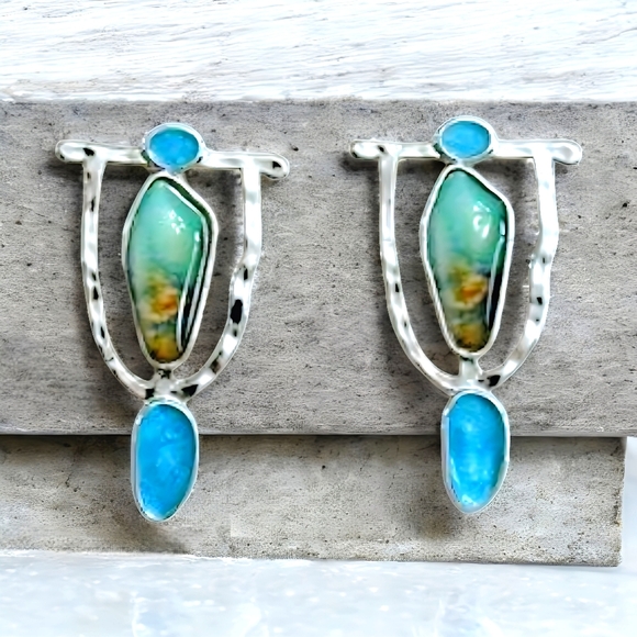 🆕️Vintage Boho-Chic Resin & Silver Plated Alloy Fashion Trendy Style Earrings - Picture 1 of 12